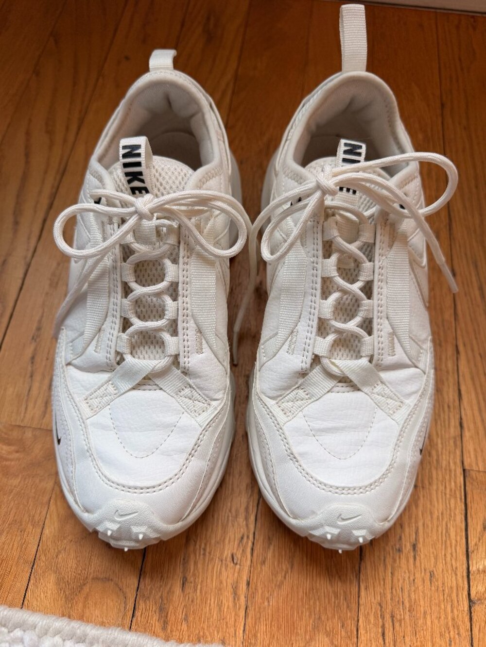 NIKE TC 7900 size 7 White